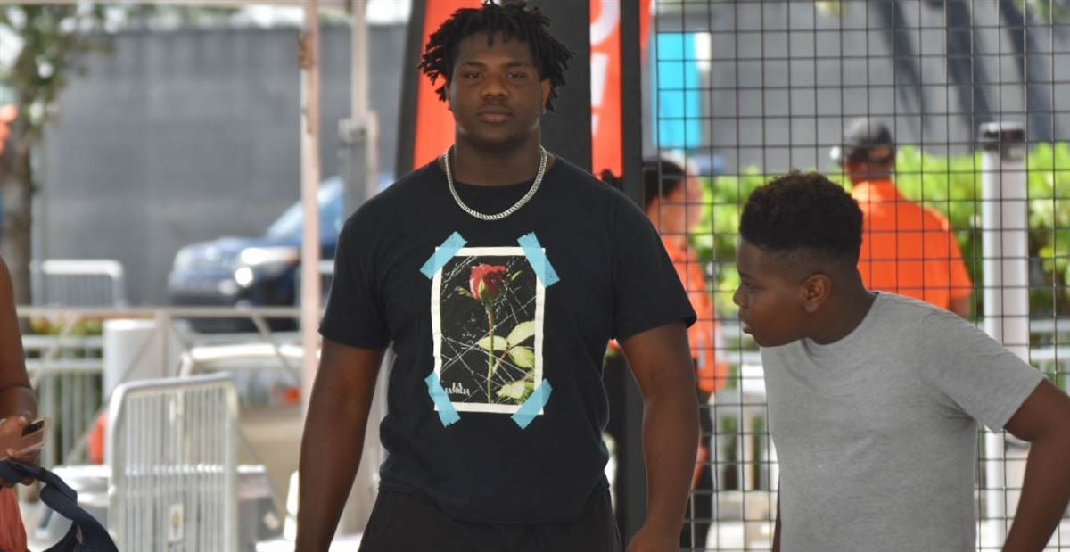 同时也凸显 同时也凸显